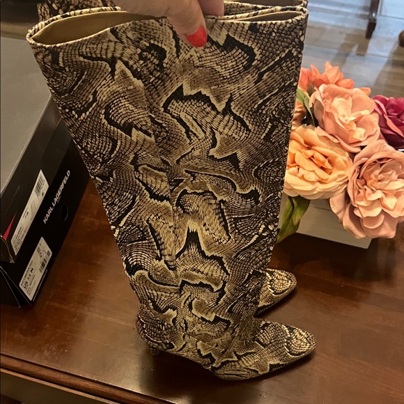 Vince Camuto Snakeskin Heeled Boots - Brown 8.5 - Picture 3 of 10
